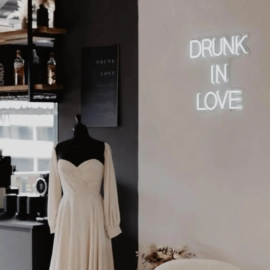Drunk in Love LED Neon Light Sign - Neon Lanes